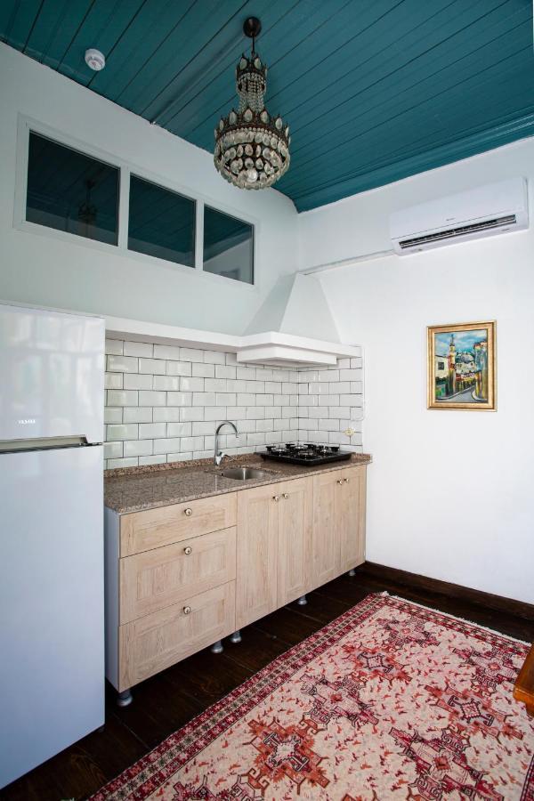 Mansion With Lemon Tree Apartment อิซมีร์ ภายนอก รูปภาพ