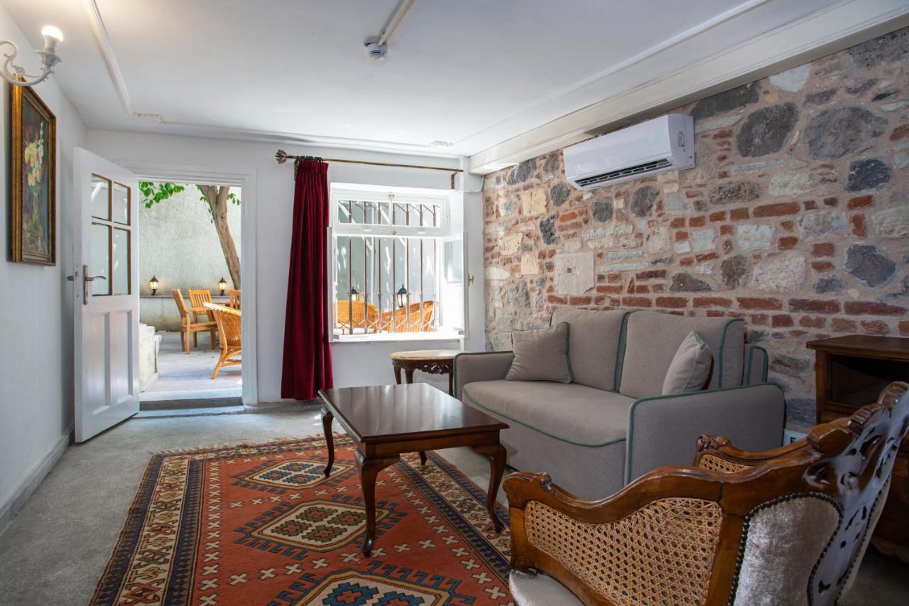 Mansion With Lemon Tree Apartment อิซมีร์ ภายนอก รูปภาพ
