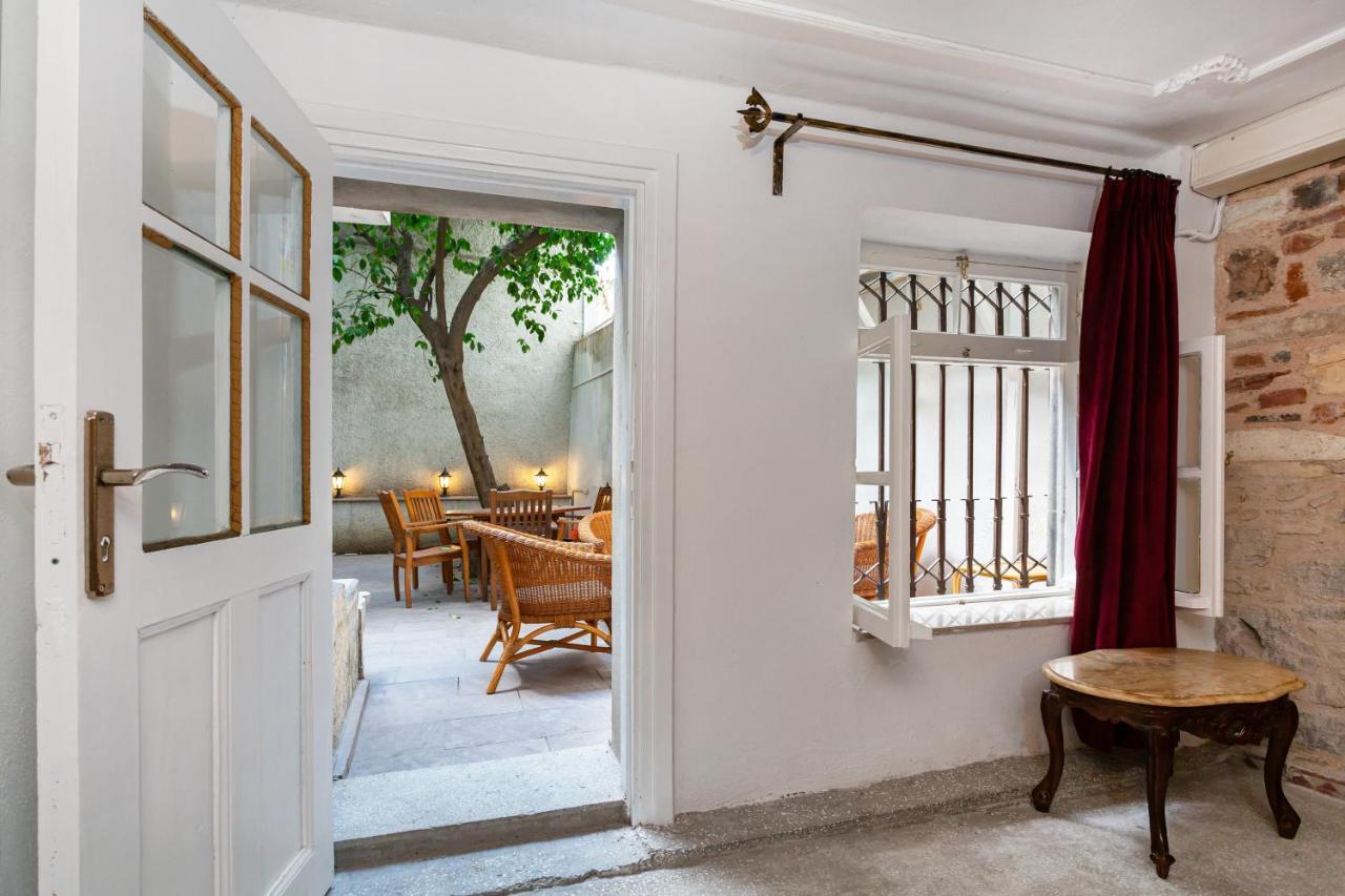 Mansion With Lemon Tree Apartment อิซมีร์ ภายนอก รูปภาพ