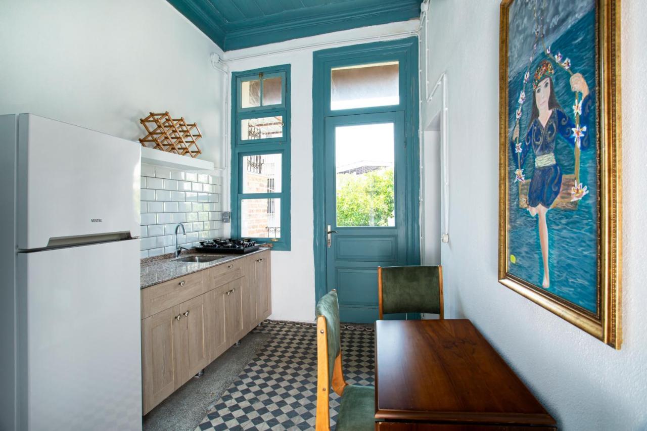 Mansion With Lemon Tree Apartment อิซมีร์ ภายนอก รูปภาพ