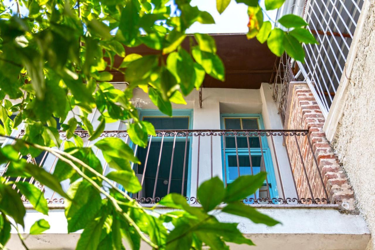Mansion With Lemon Tree Apartment อิซมีร์ ภายนอก รูปภาพ