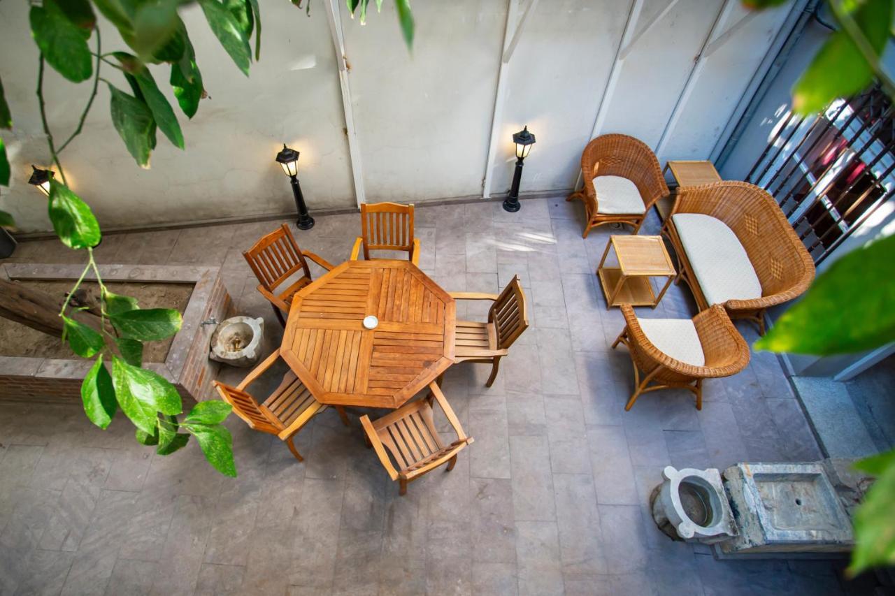 Mansion With Lemon Tree Apartment อิซมีร์ ภายนอก รูปภาพ