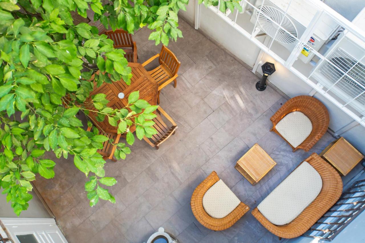 Mansion With Lemon Tree Apartment อิซมีร์ ภายนอก รูปภาพ