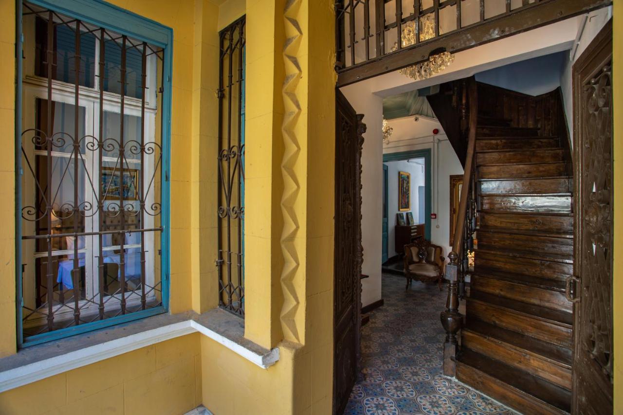 Mansion With Lemon Tree Apartment อิซมีร์ ภายนอก รูปภาพ