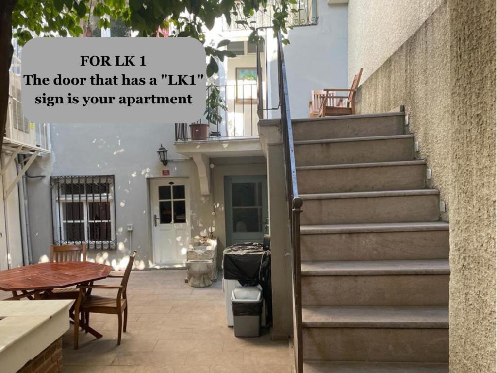 Mansion With Lemon Tree Apartment อิซมีร์ ภายนอก รูปภาพ